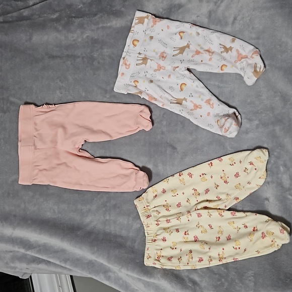 Bundle of 3 Feetsies Bottoms 3-6 month - Picture 1 of 6